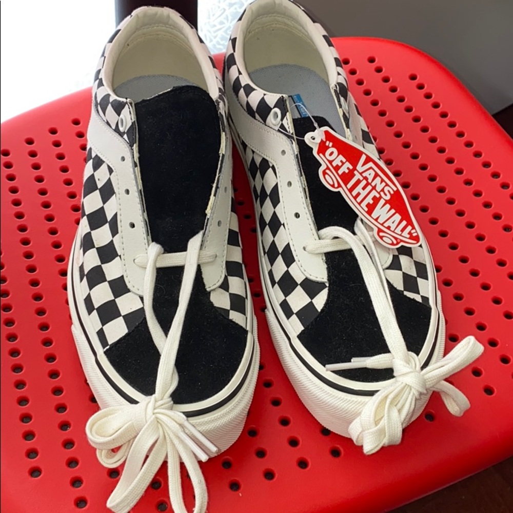 BRAND NEW men vans